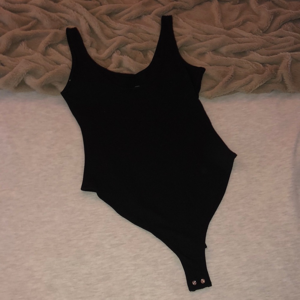Black tank bodysuit with floral sewn design - Picture 2 of 2
